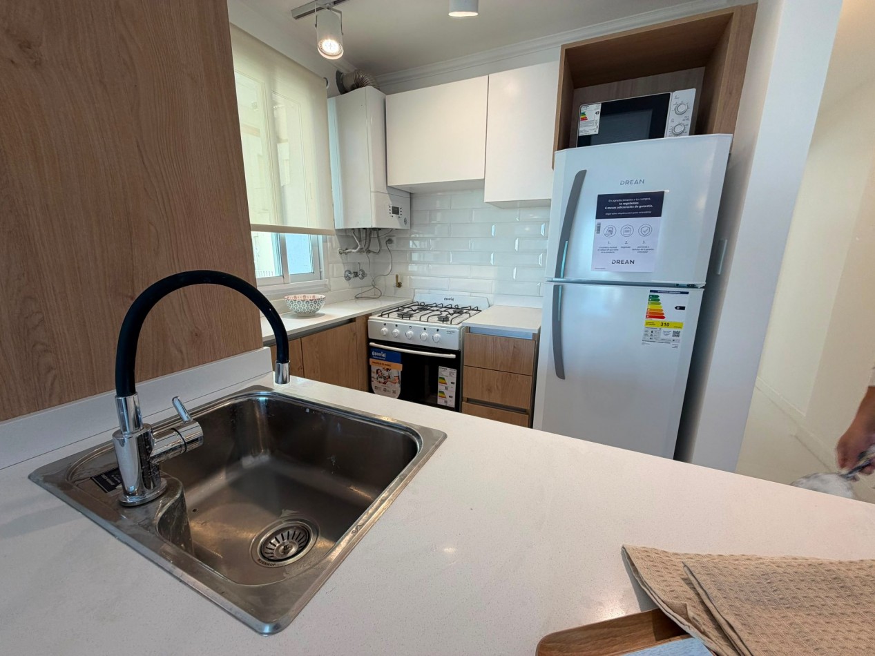 DEPARTAMENTO 2 AMB A LA CALLE CON BALCON FRANCES Y VISTA AL MAR EN EDIFICIO EDEN. VENDE Y PERMUTA
