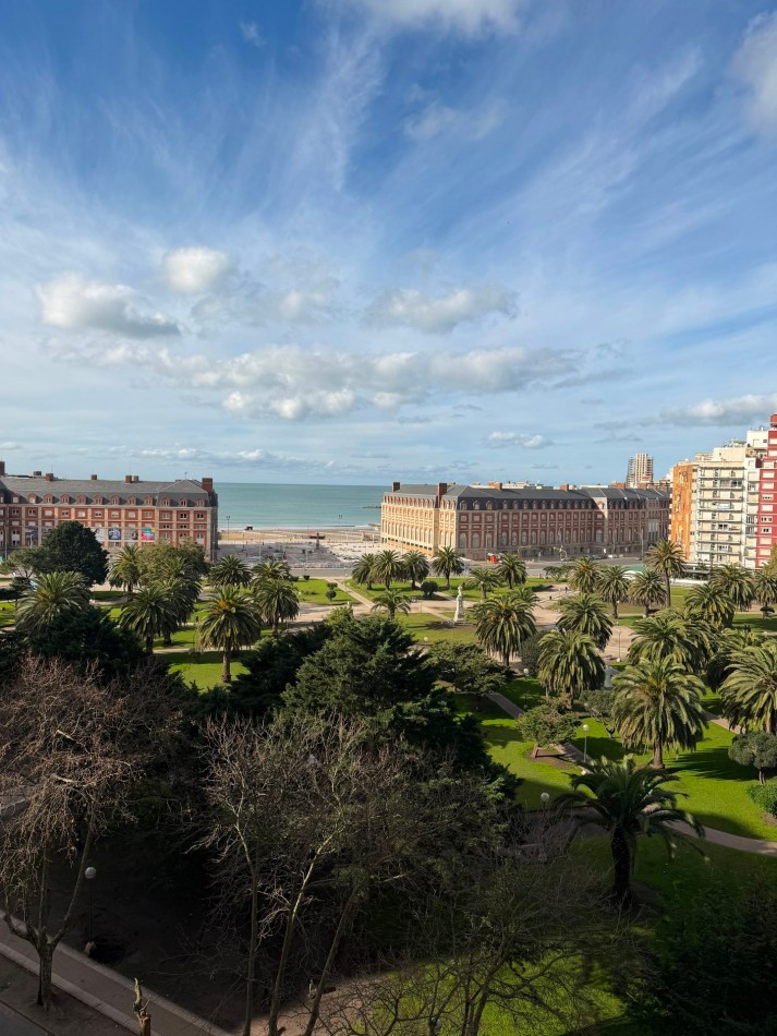 DEPARTAMENTO 2 AMB A LA CALLE CON BALCON FRANCES Y VISTA AL MAR EN EDIFICIO EDEN. VENDE Y PERMUTA