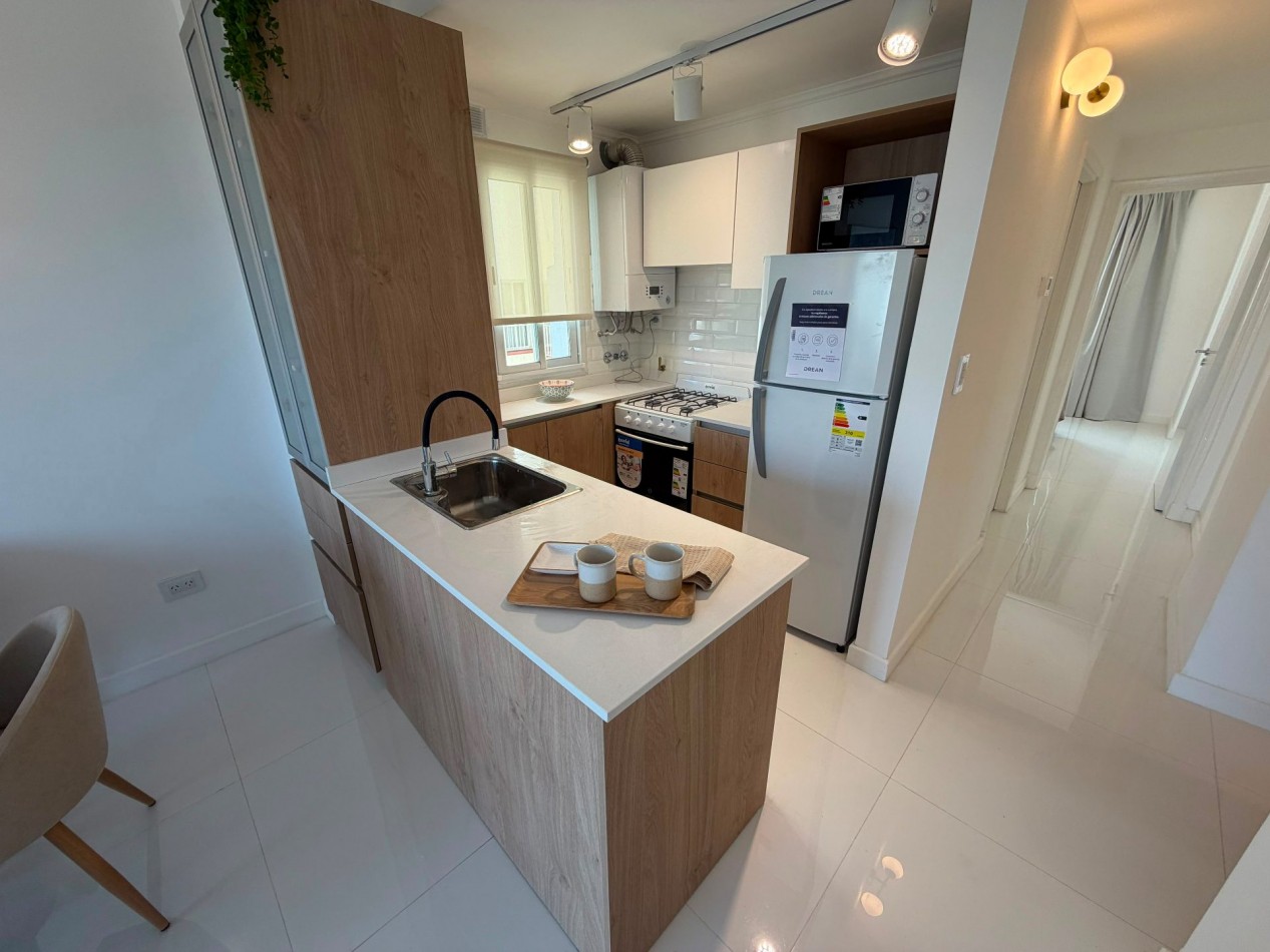 DEPARTAMENTO 2 AMB A LA CALLE CON BALCON FRANCES Y VISTA AL MAR EN EDIFICIO EDEN. VENDE Y PERMUTA
