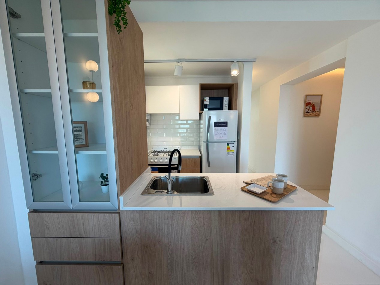 DEPARTAMENTO 2 AMB A LA CALLE CON BALCON FRANCES Y VISTA AL MAR EN EDIFICIO EDEN. VENDE Y PERMUTA