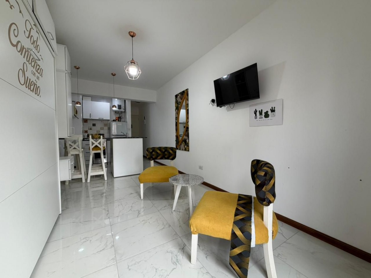 DEPARTAMENTO 1 AMBIENTE A LA CALLE CON BALCON EN PLAZA MITRE