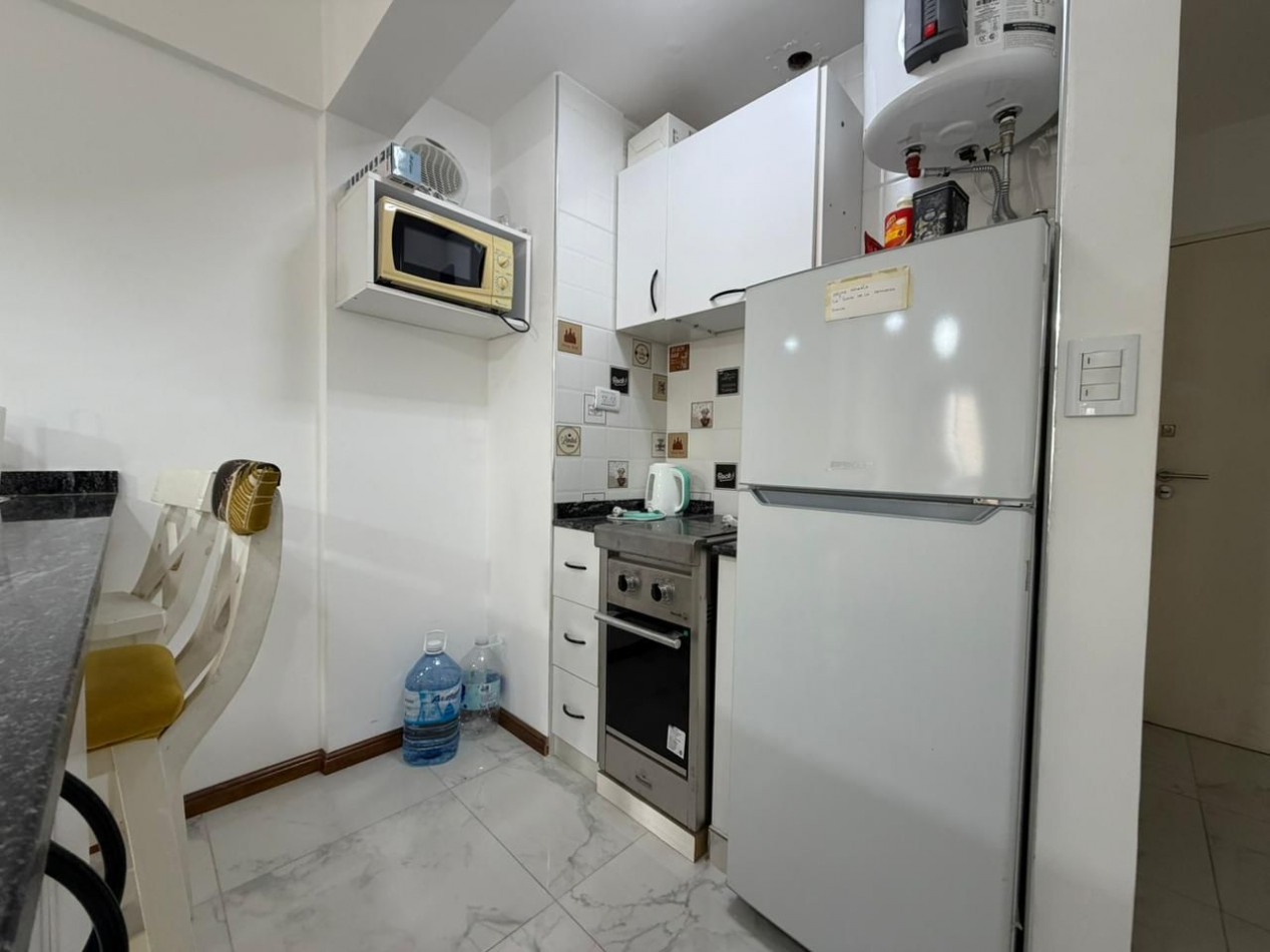 DEPARTAMENTO 1 AMBIENTE A LA CALLE CON BALCON EN PLAZA MITRE