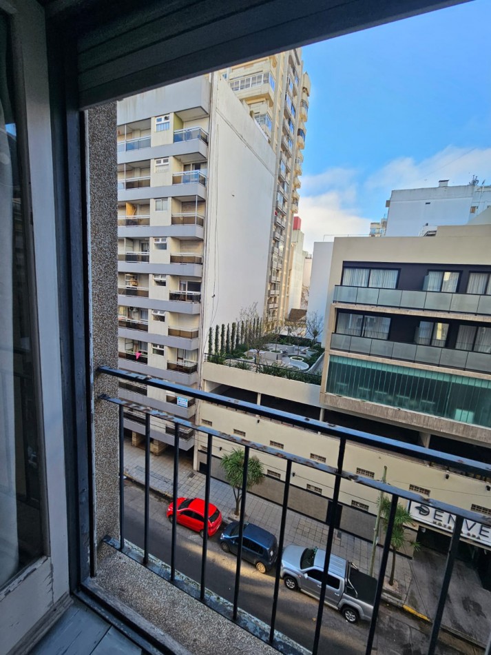 DEPARTAMENTO 1 AMB EN ESTADO ORIGINAL A LA CALLE EN ALDREY 