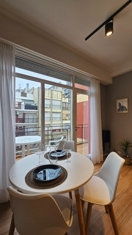 DEPARTAMENTO 1 AMBIENTE CON BALCON TERRAZA EN EL CENTRO