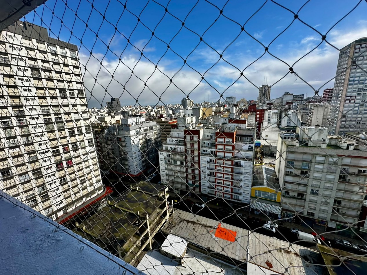 DEPARTAMENTO 2 AMB AL CONTRAFRENTE ABIERTO CON COCHERA EN EDIFICIO BRISTOL CENTRO