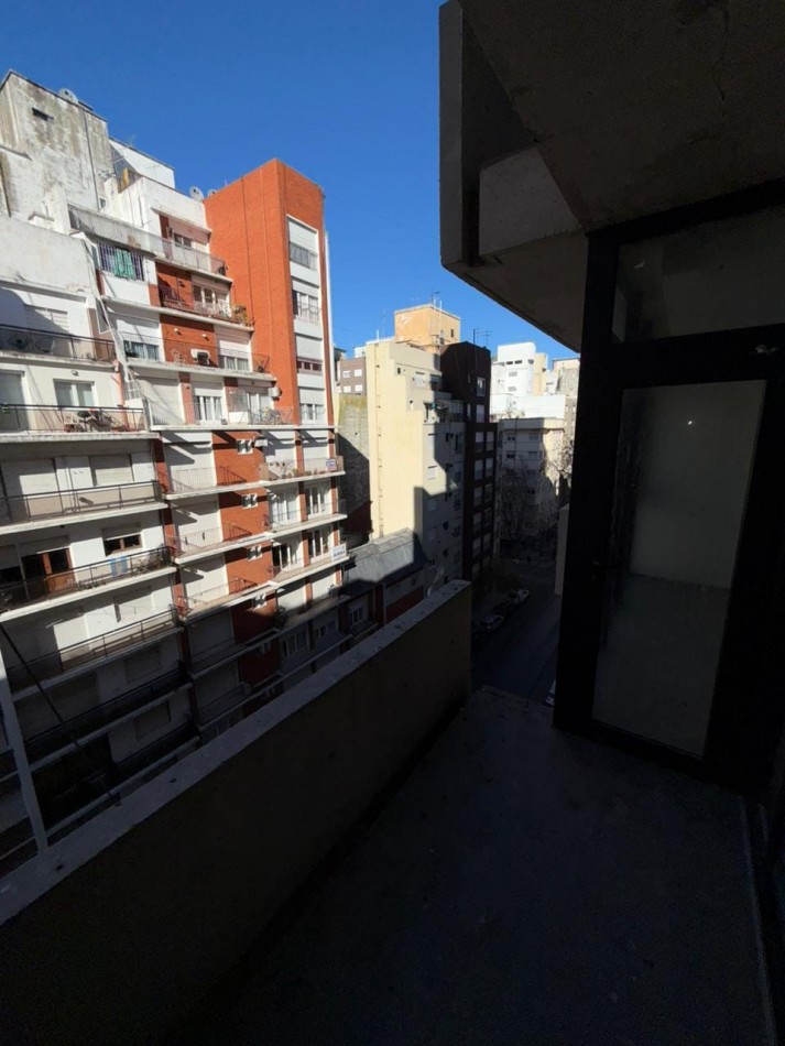 DEPARTAMENTO 2 AMBIENTES A LA CALLE MAS COCHERA EN EDIFICIO DALAI CENTRO A ESTRENAR