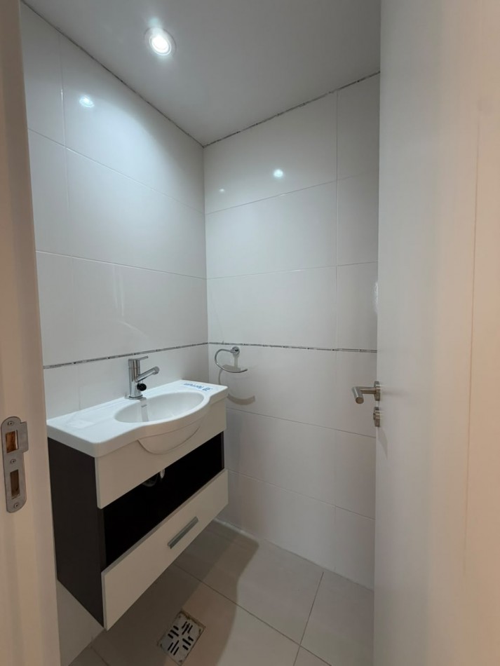 DEPARTAMENTO 2 AMBIENTES CON VISTA PLENA AL MAR Y A PLAZA COLON
