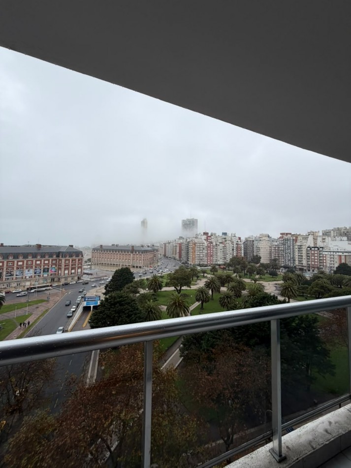 DEPARTAMENTO 2 AMBIENTES CON VISTA PLENA AL MAR Y A PLAZA COLON