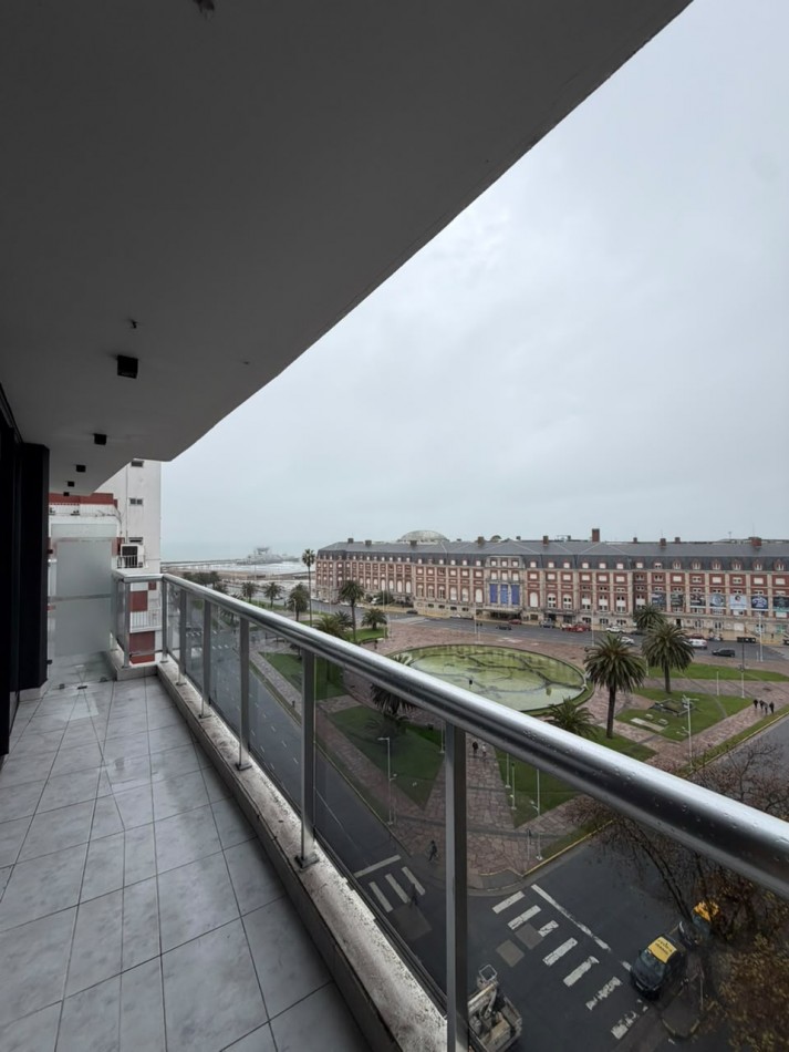 DEPARTAMENTO 2 AMBIENTES CON VISTA PLENA AL MAR Y A PLAZA COLON