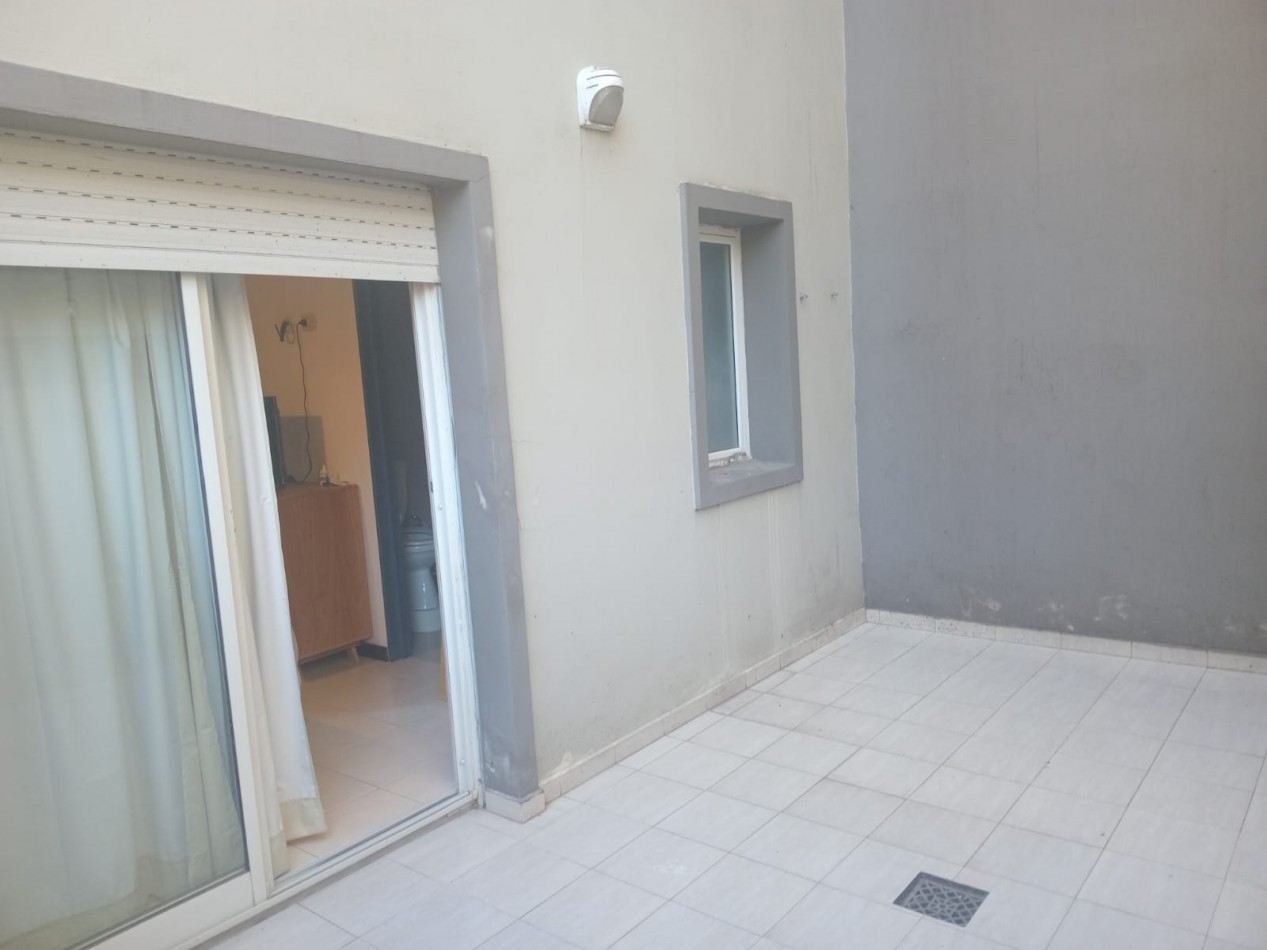 DEPARTAMENTO 3 AMBIENTES CON 2 PATIOS EN PLAZA MITRE SE ALQUILA POR 12 MESES