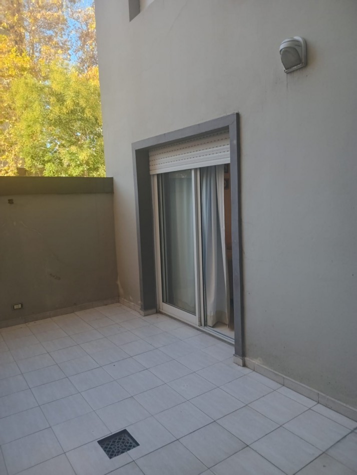 DEPARTAMENTO 3 AMBIENTES CON 2 PATIOS EN PLAZA MITRE SE ALQUILA POR 12 MESES