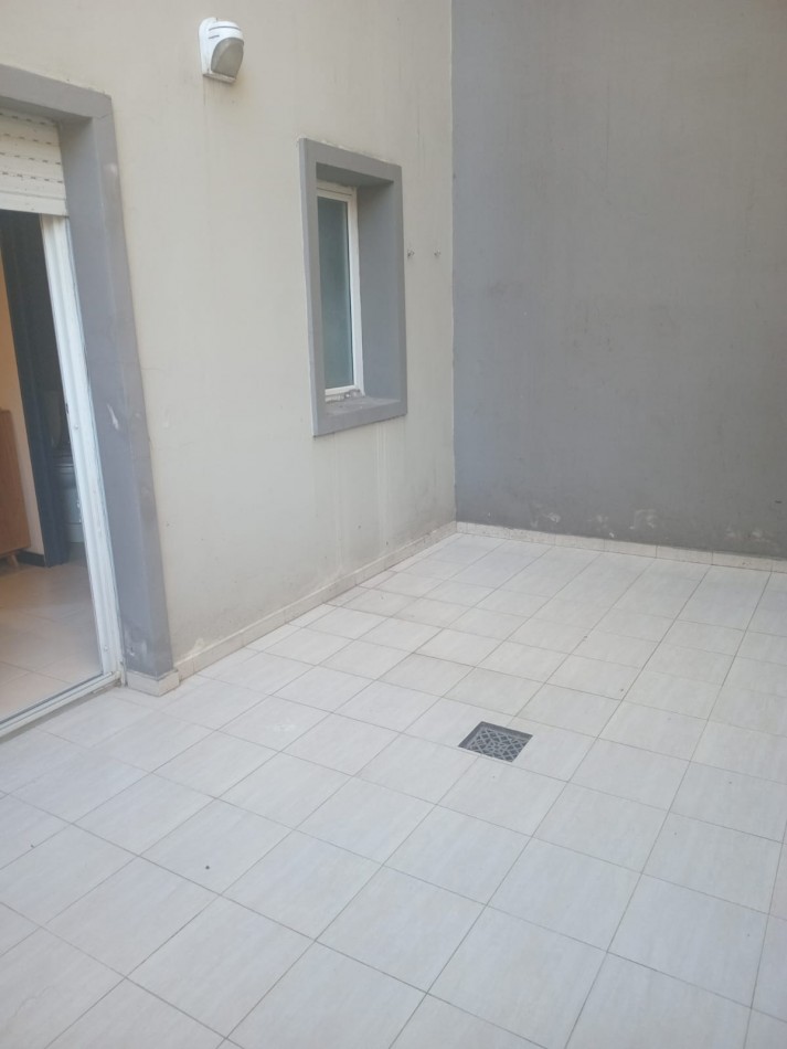 DEPARTAMENTO 3 AMBIENTES CON 2 PATIOS EN PLAZA MITRE SE ALQUILA POR 12 MESES