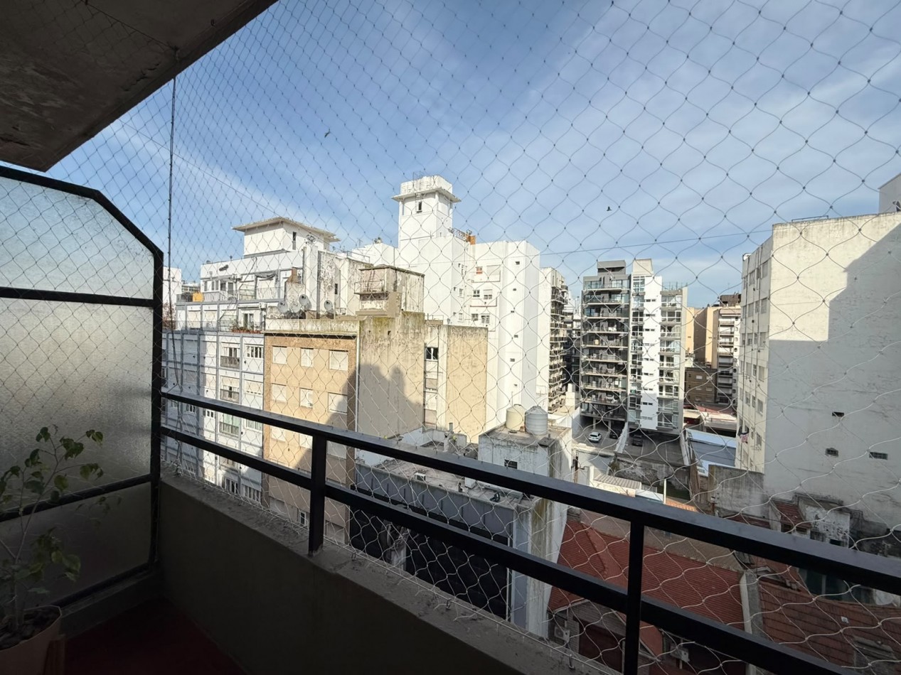 DEPARTAMENTO 1 AMBIENTE CON BALCON SALIENTE AL FRENTE EN ALDREY, A 250 MTS DE LA PLAYA