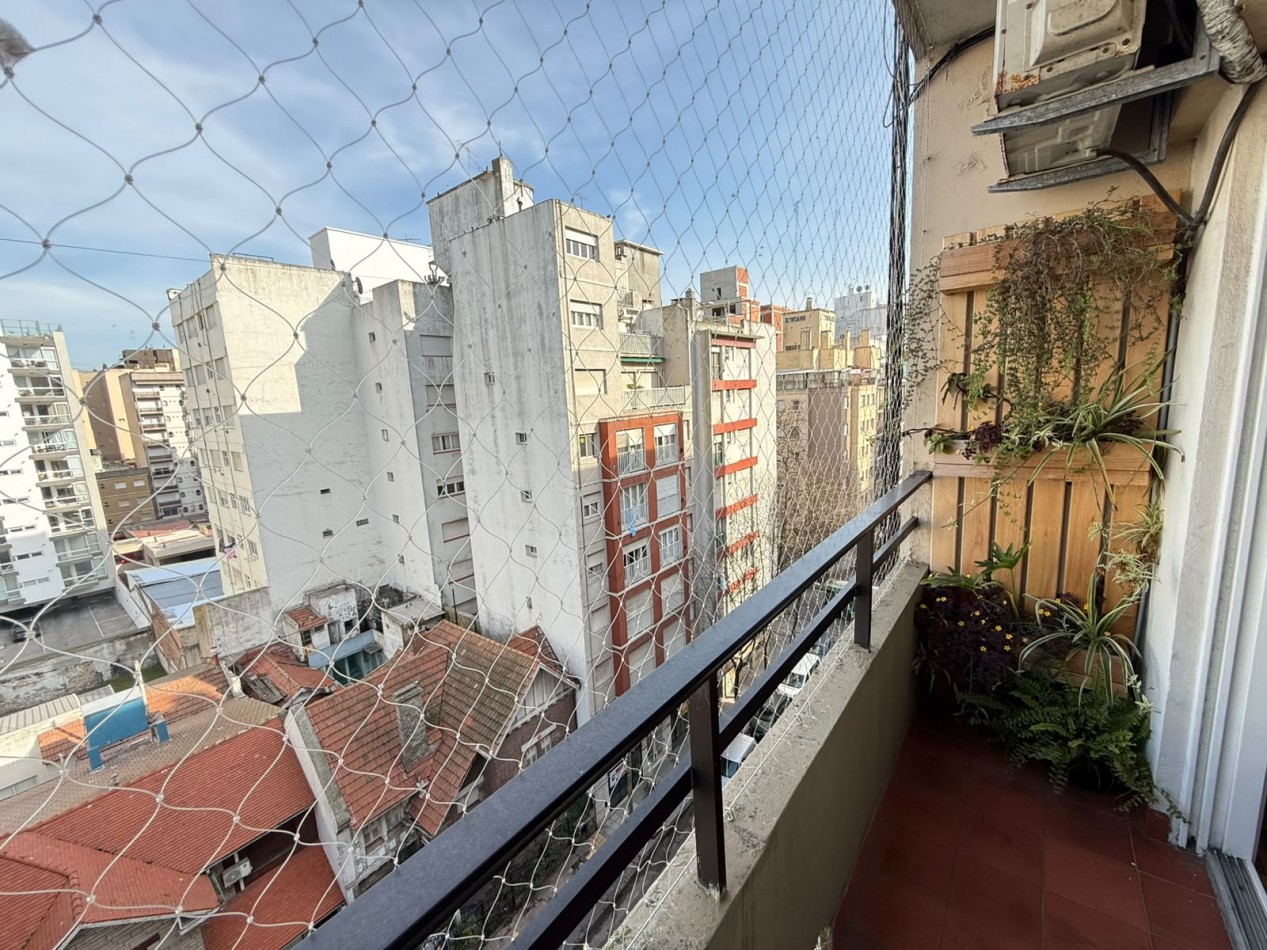 DEPARTAMENTO 1 AMBIENTE CON BALCON SALIENTE AL FRENTE EN ALDREY, A 250 MTS DE LA PLAYA