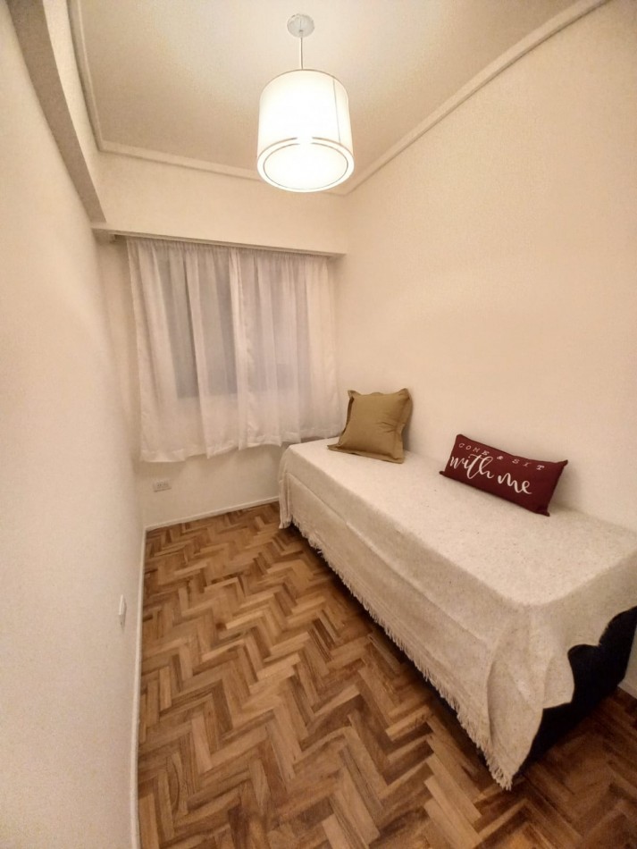 DEPARTAMENTO DE 3 AMBIENTES A LA CALLE CON BALCON SALIENTE Y VISTA A LA PEATONAL SAN MARTIN