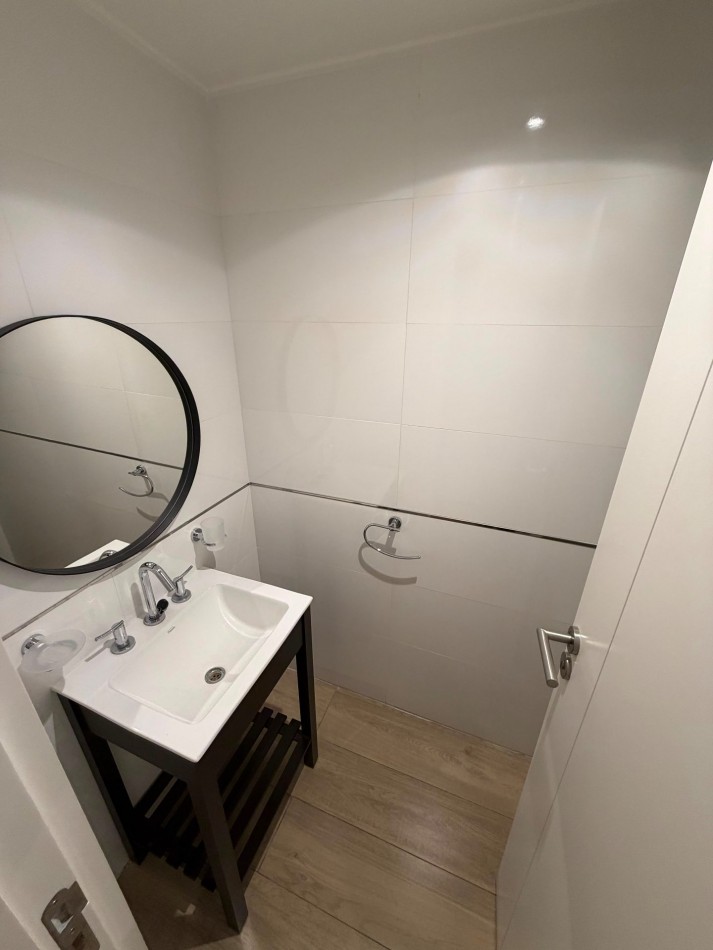 DEPARTAMENTO 2 AMB NOVECCENTO MORENO CON BALCON SALIENTE Y VISTA A PLAZA COLON