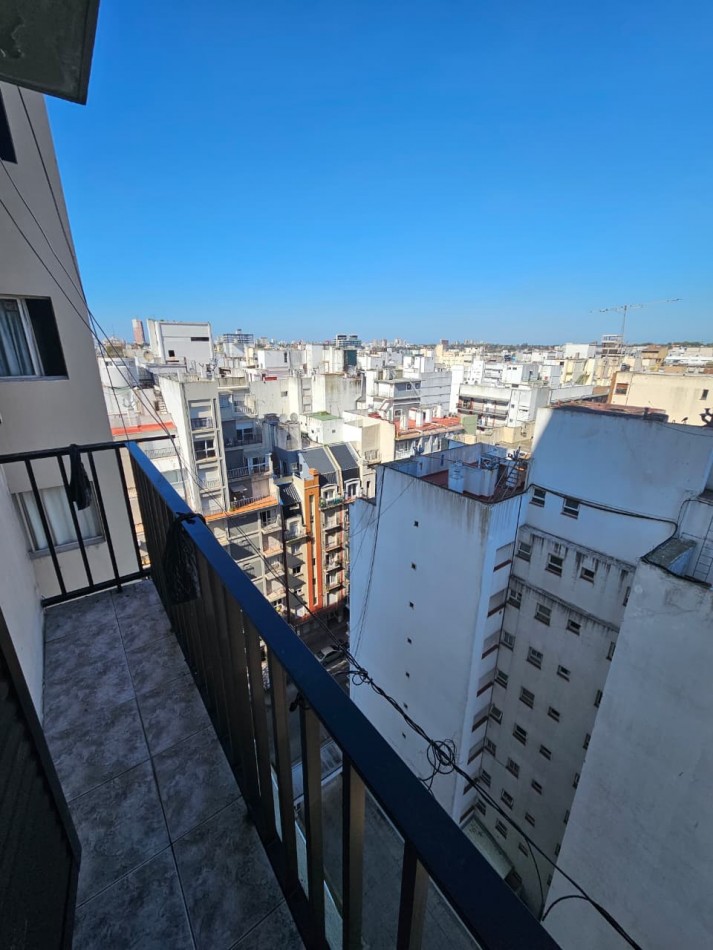DEPARTAMENTO 2 AMB EN ESTADO ORIGINAL AL LATERAL CON VISTA A LA CIUDAD EN ALDREY