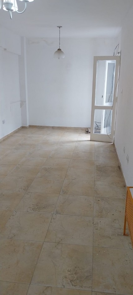 DEPARTAMENTO 1 AMB DIVISIBLE AL LATERAL EN PARQUE LURO, A 50 METROS DE LA PLAYA