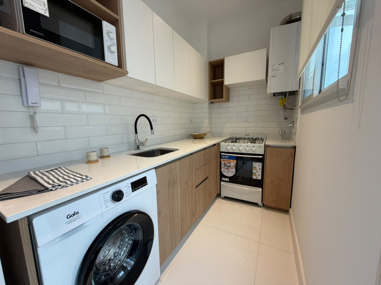 DEPARTAMENTO DE 2 AMB CON BALCON Y 2 BAÑOS - RECICLADO A NUEVO - PLAZA COLON