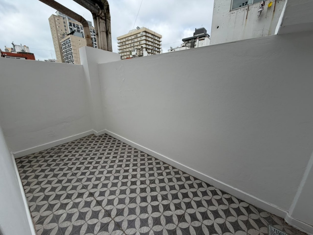 DEPARTAMENTO DE 2 AMB CON BALCON Y 2 BAÑOS - RECICLADO A NUEVO - PLAZA COLON