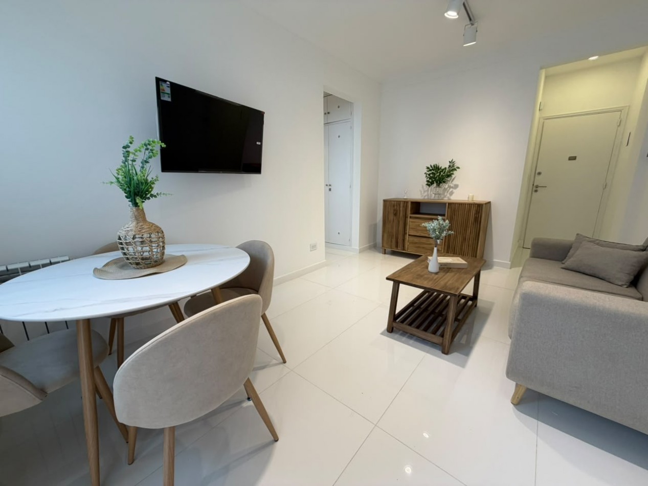 DEPARTAMENTO DE 2 AMB CON BALCON Y 2 BAÑOS - RECICLADO A NUEVO - PLAZA COLON