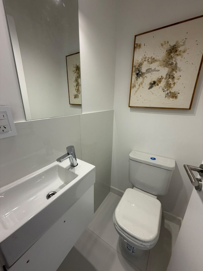 DEPARTAMENTO DE 2 AMB CON BALCON Y 2 BAÑOS - RECICLADO A NUEVO - PLAZA COLON
