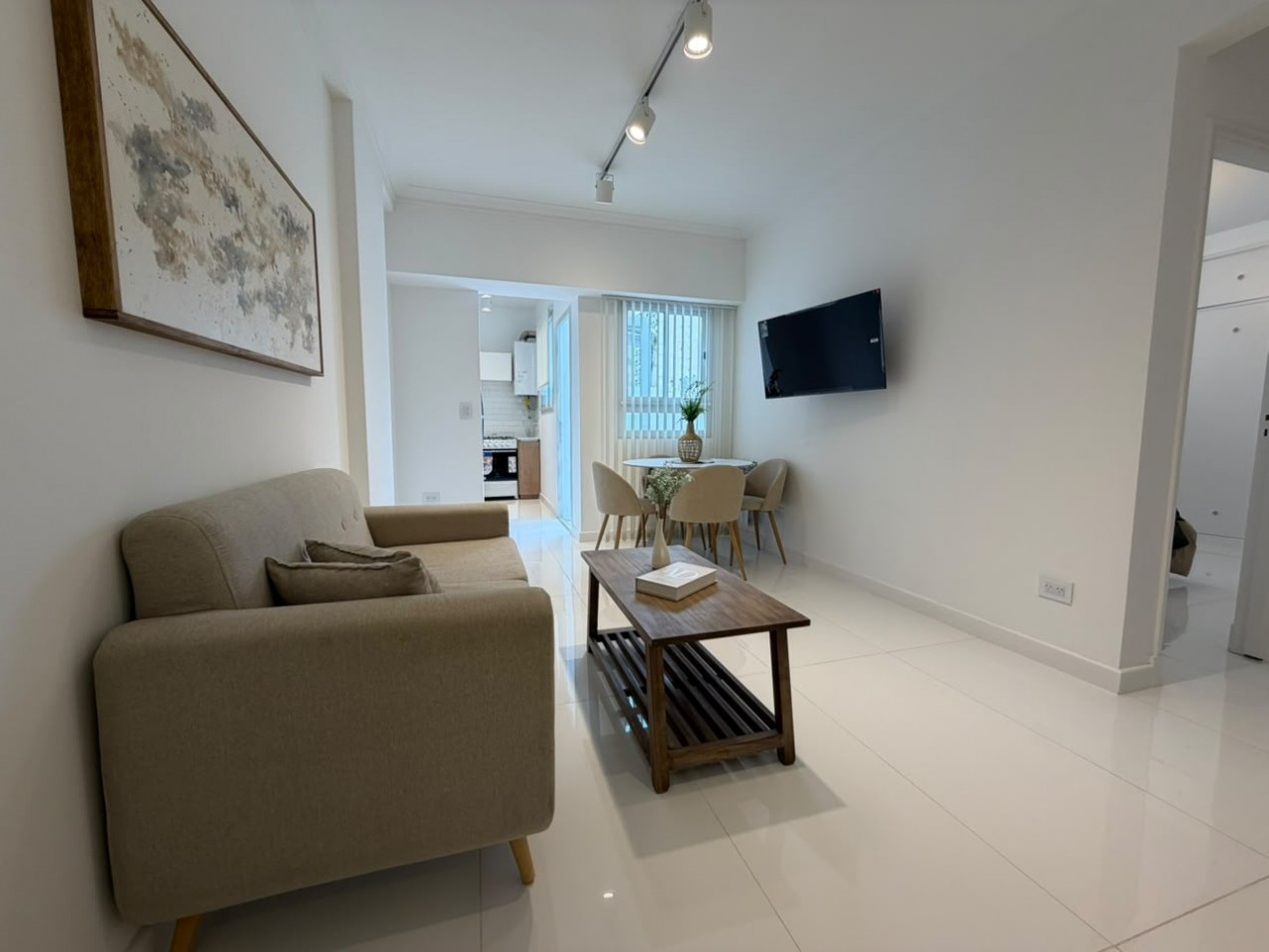 DEPARTAMENTO DE 2 AMB CON BALCON Y 2 BAÑOS - RECICLADO A NUEVO - PLAZA COLON