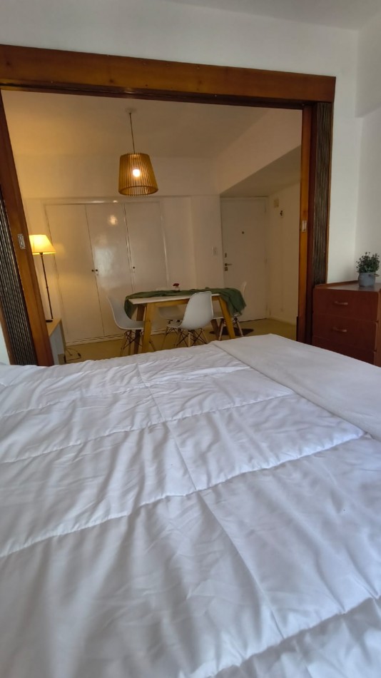 DEPARTAMENTO 1 AMB CON BALCON SALIENTE A LA CALLE EN ESTADO ORIGINAL EN ALDREY, VENDE Y PERMUTA
