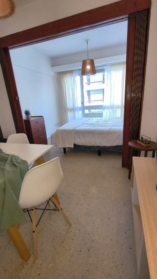 DEPARTAMENTO 1 AMB CON BALCON SALIENTE A LA CALLE EN ESTADO ORIGINAL EN ALDREY, VENDE Y PERMUTA