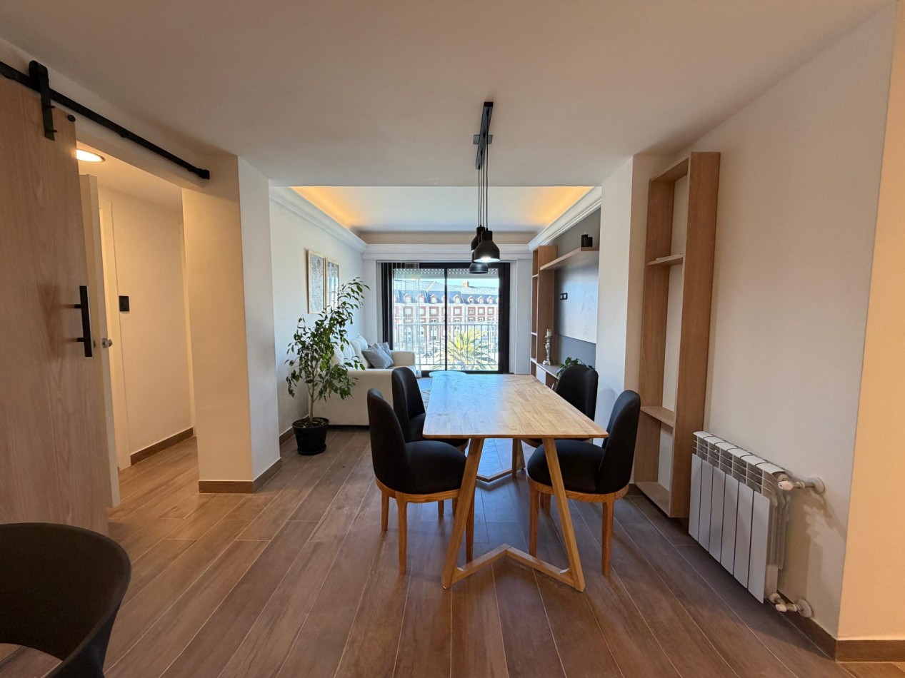 DEPARTAMENTO 3 AMBIENTES A LA CALLE CON BALCON Y COCHERA, VISTA AL MAR Y A PLAZA COLON