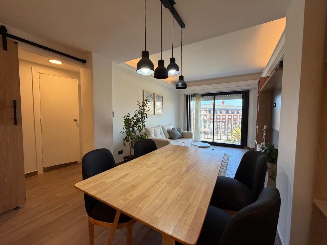 DEPARTAMENTO 3 AMBIENTES A LA CALLE CON BALCON Y COCHERA, VISTA AL MAR Y A PLAZA COLON