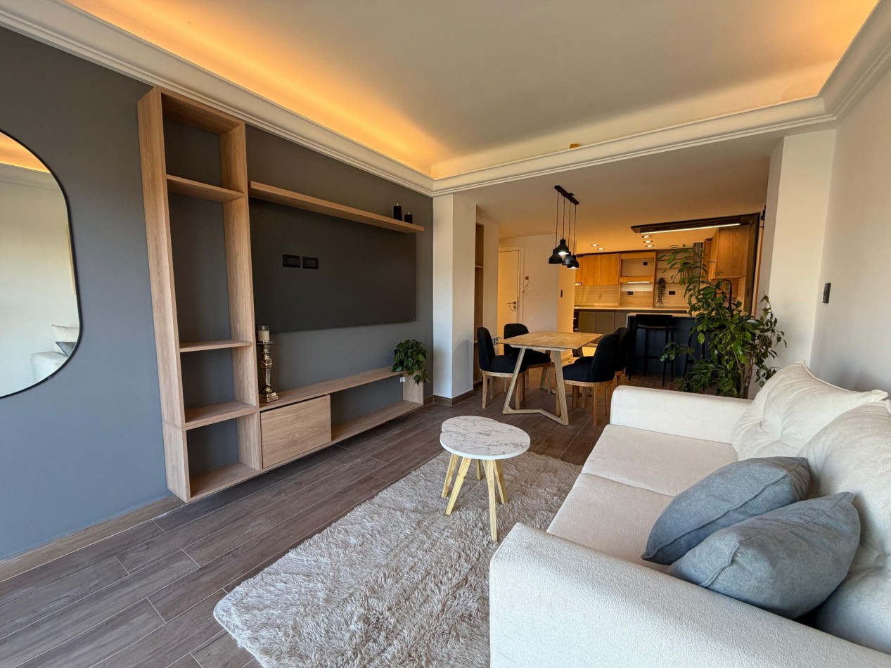 DEPARTAMENTO 3 AMBIENTES A LA CALLE CON BALCON Y COCHERA, VISTA AL MAR Y A PLAZA COLON