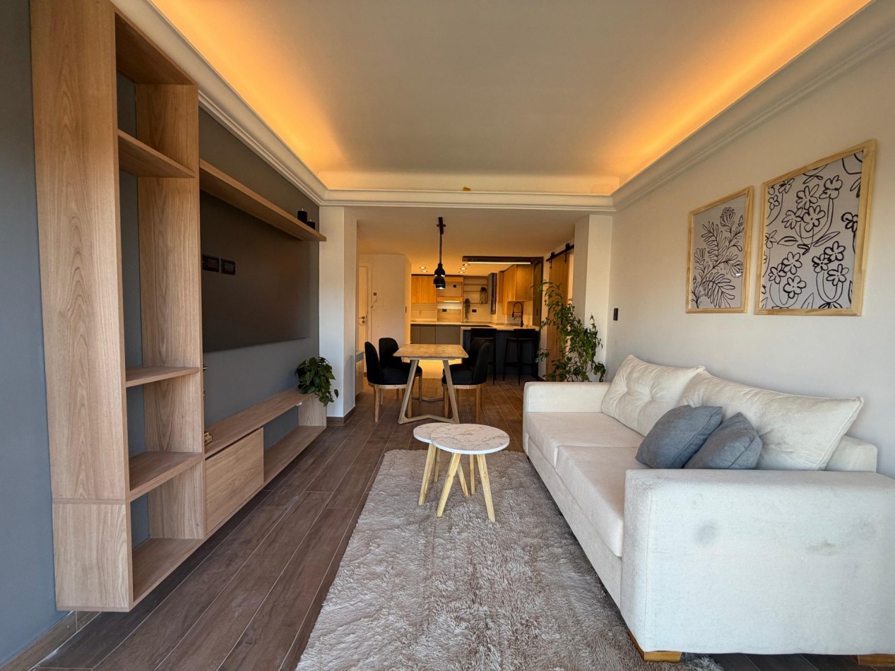 DEPARTAMENTO 3 AMBIENTES A LA CALLE CON BALCON Y COCHERA, VISTA AL MAR Y A PLAZA COLON
