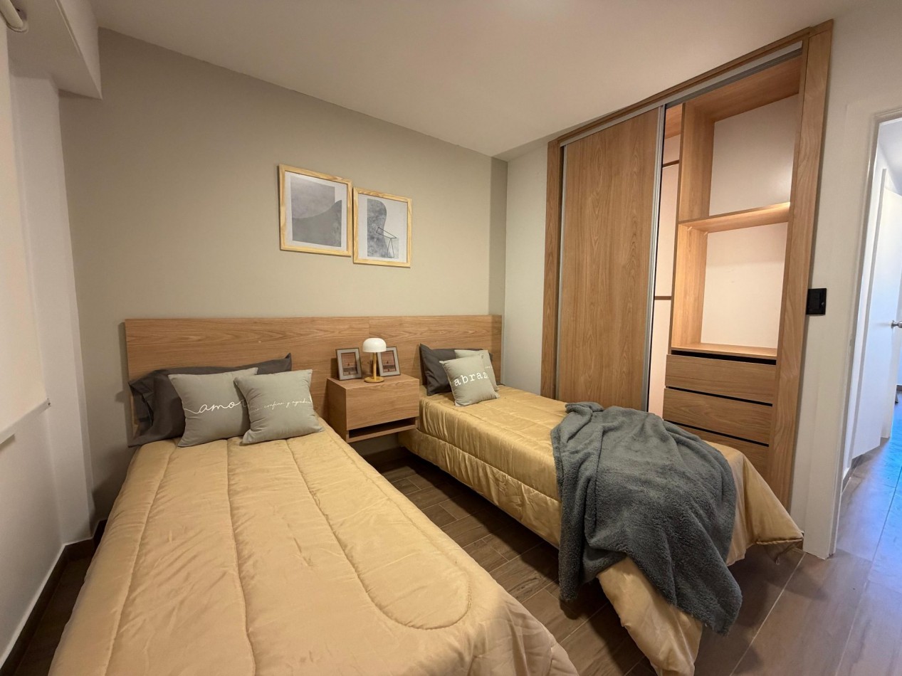 DEPARTAMENTO 3 AMBIENTES A LA CALLE CON BALCON Y COCHERA, VISTA AL MAR Y A PLAZA COLON