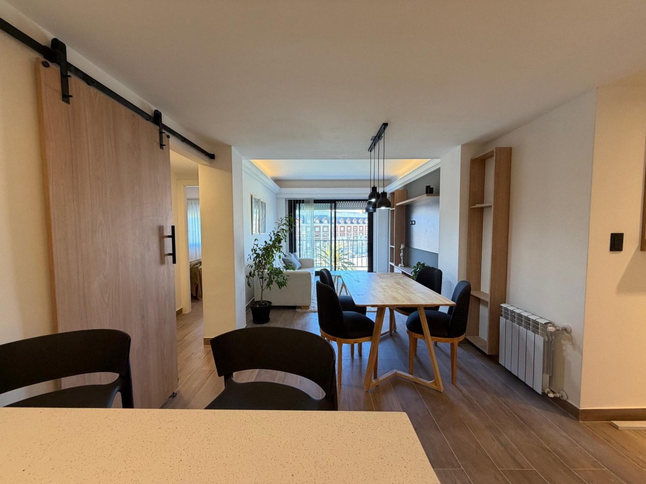 DEPARTAMENTO 3 AMBIENTES A LA CALLE CON BALCON Y COCHERA, VISTA AL MAR Y A PLAZA COLON