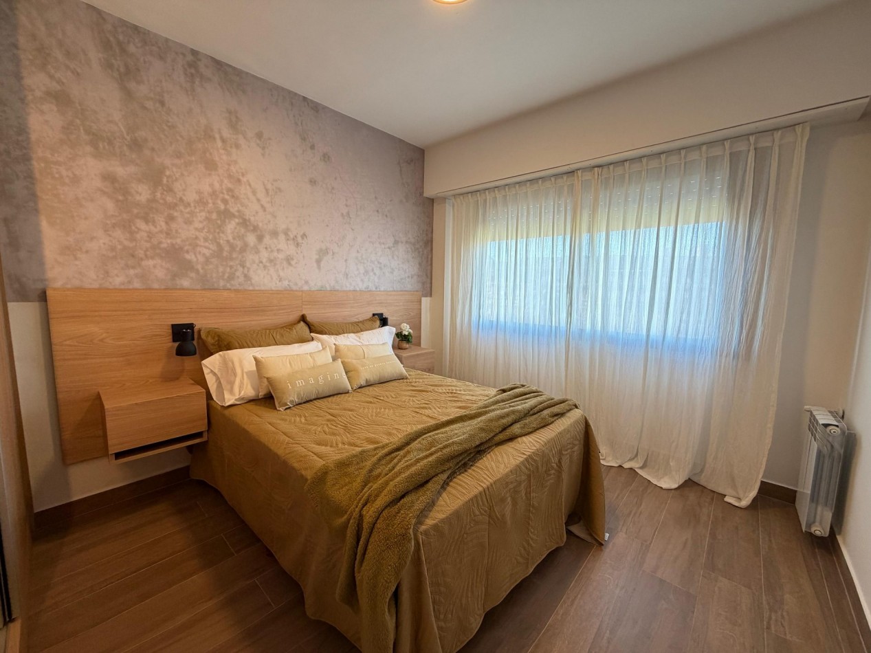DEPARTAMENTO 3 AMBIENTES A LA CALLE CON BALCON Y COCHERA, VISTA AL MAR Y A PLAZA COLON