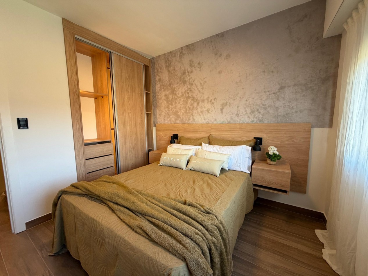 DEPARTAMENTO 3 AMBIENTES A LA CALLE CON BALCON Y COCHERA, VISTA AL MAR Y A PLAZA COLON