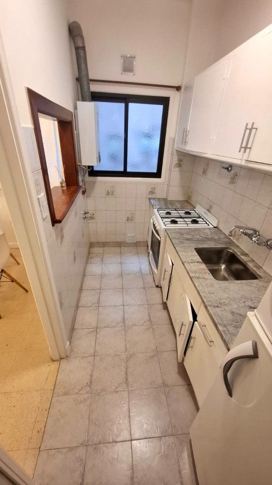 DEPARTAMENTO 2 AMBIENTES INTERNO A 150 METROS DE PLAZA COLON