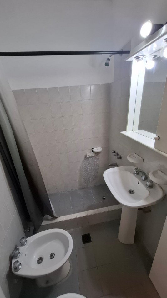 DEPARTAMENTO 2 AMBIENTES INTERNO A 150 METROS DE PLAZA COLON