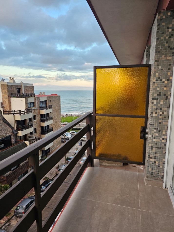 DEPARTAMENTO 2 AMBIENTES CON DOS BALCONES Y VISTA AL MAR EN PUNTA IGLESIA