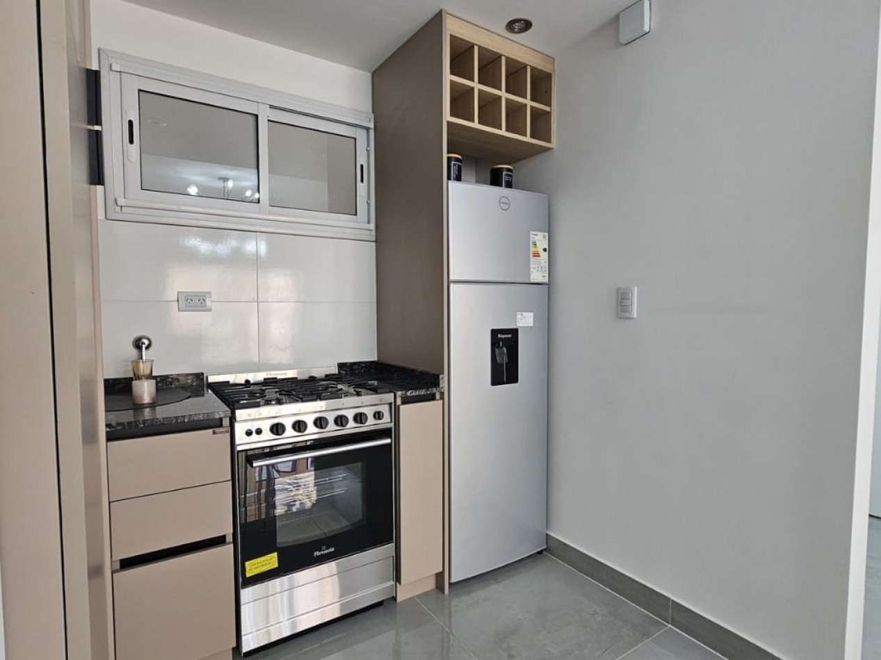 DEPARTAMENTO 3 AMBIENTES AL FRENTE CON BALCON SALIENTE EN PLAZA MITRE