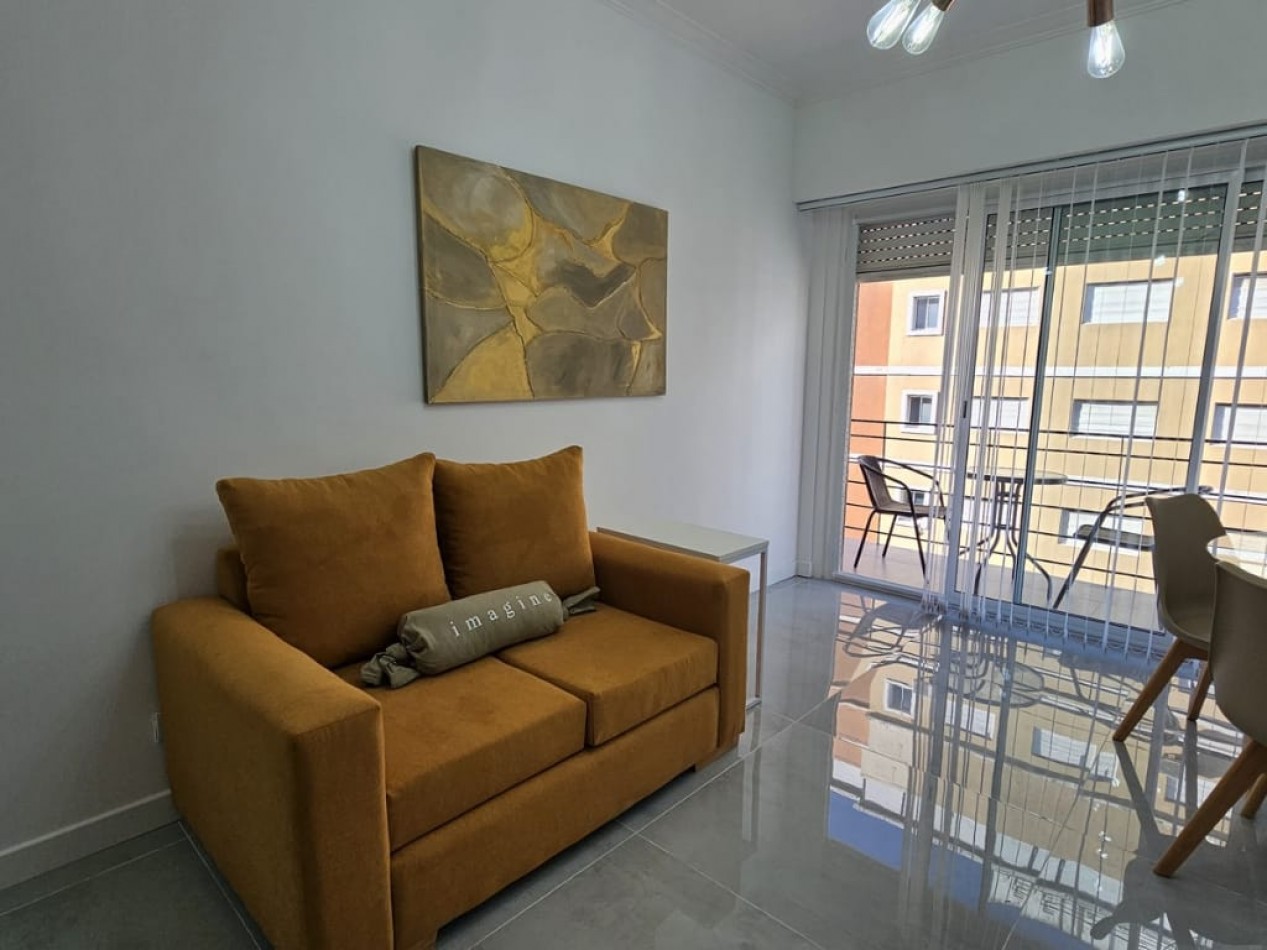 DEPARTAMENTO 3 AMBIENTES AL FRENTE CON BALCON SALIENTE EN PLAZA MITRE