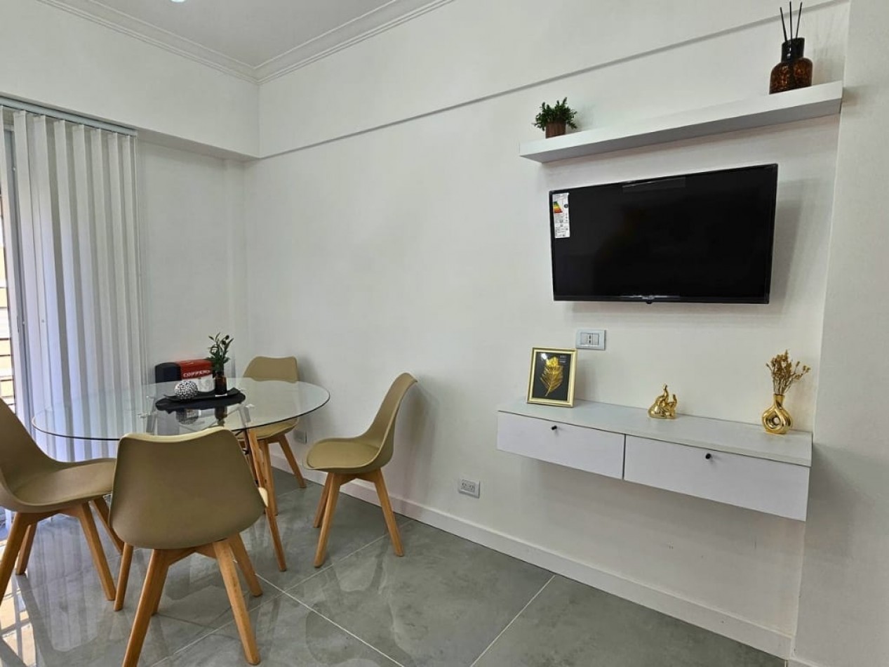 DEPARTAMENTO 3 AMBIENTES AL FRENTE CON BALCON SALIENTE EN PLAZA MITRE