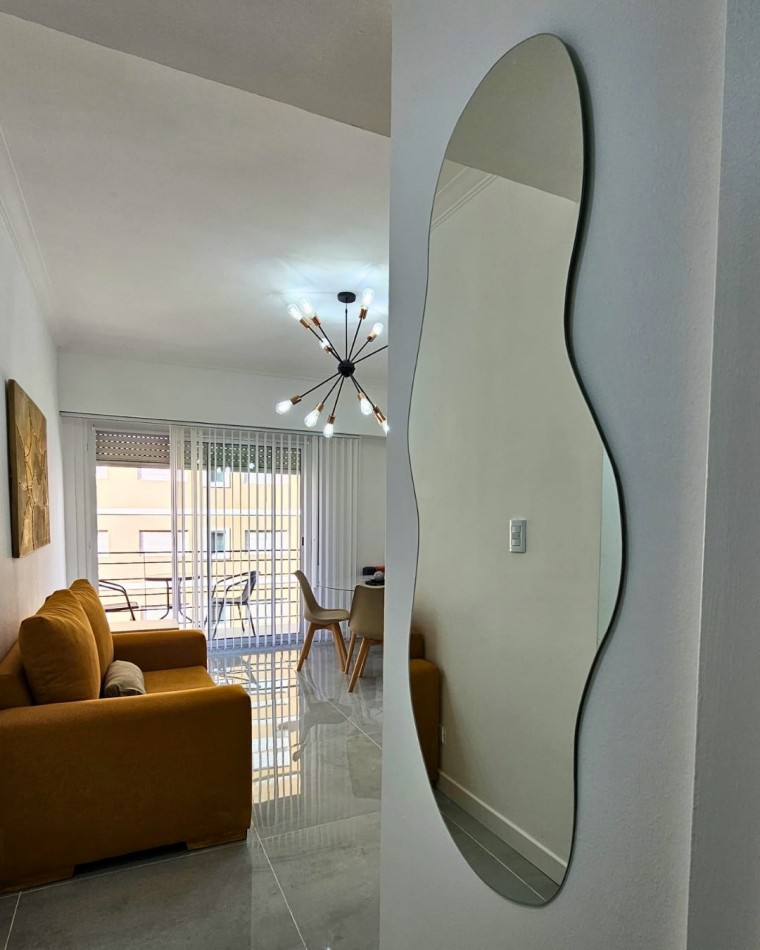 DEPARTAMENTO 3 AMBIENTES AL FRENTE CON BALCON SALIENTE EN PLAZA MITRE