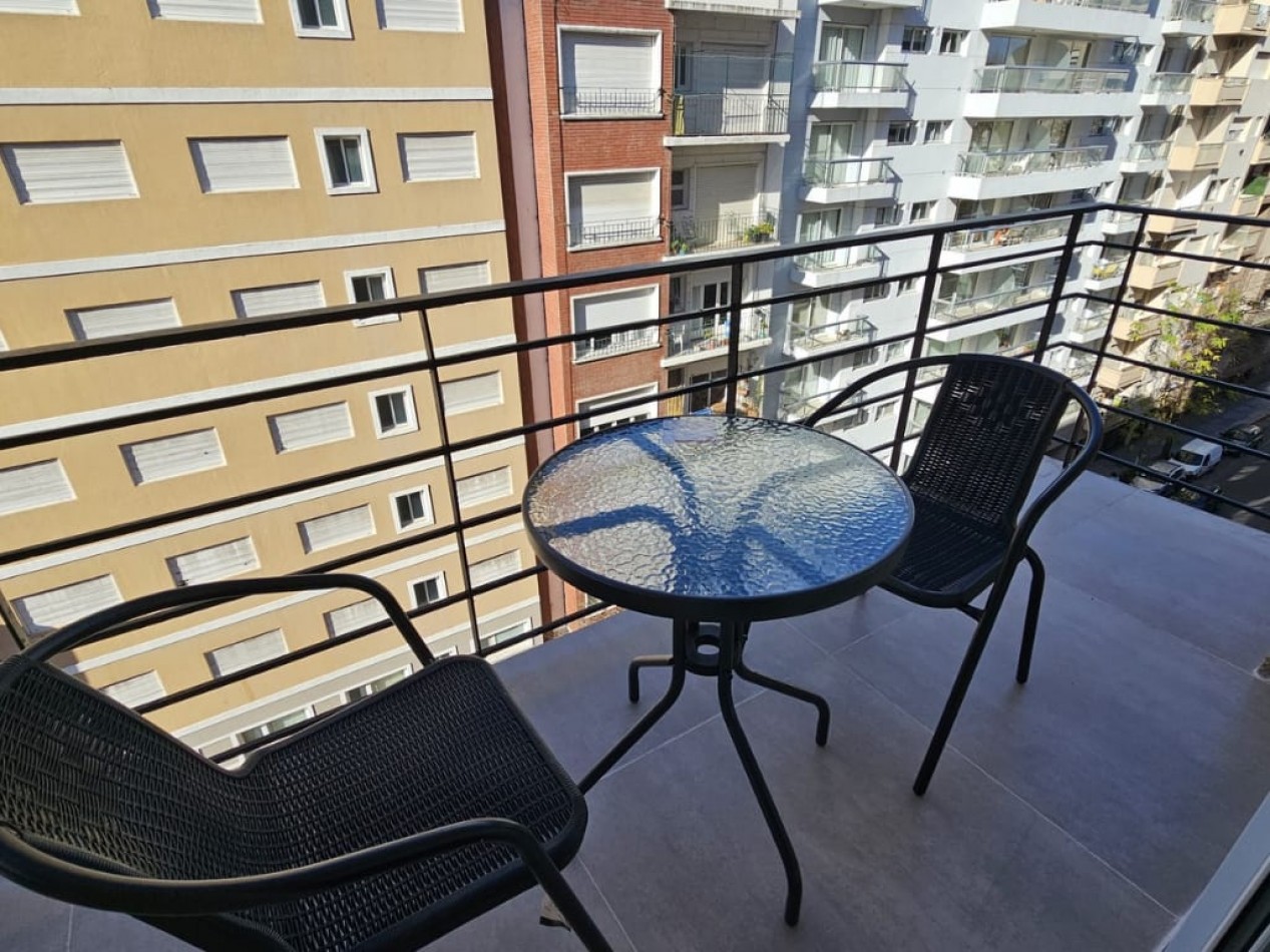 DEPARTAMENTO 3 AMBIENTES AL FRENTE CON BALCON SALIENTE EN PLAZA MITRE