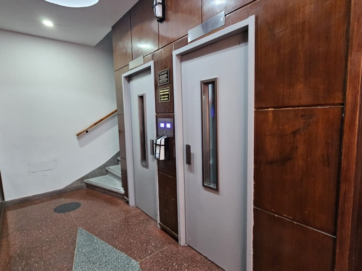 DEPARTAMENTO 3 AMBIENTES AL FRENTE CON BALCON SALIENTE EN PLAZA MITRE