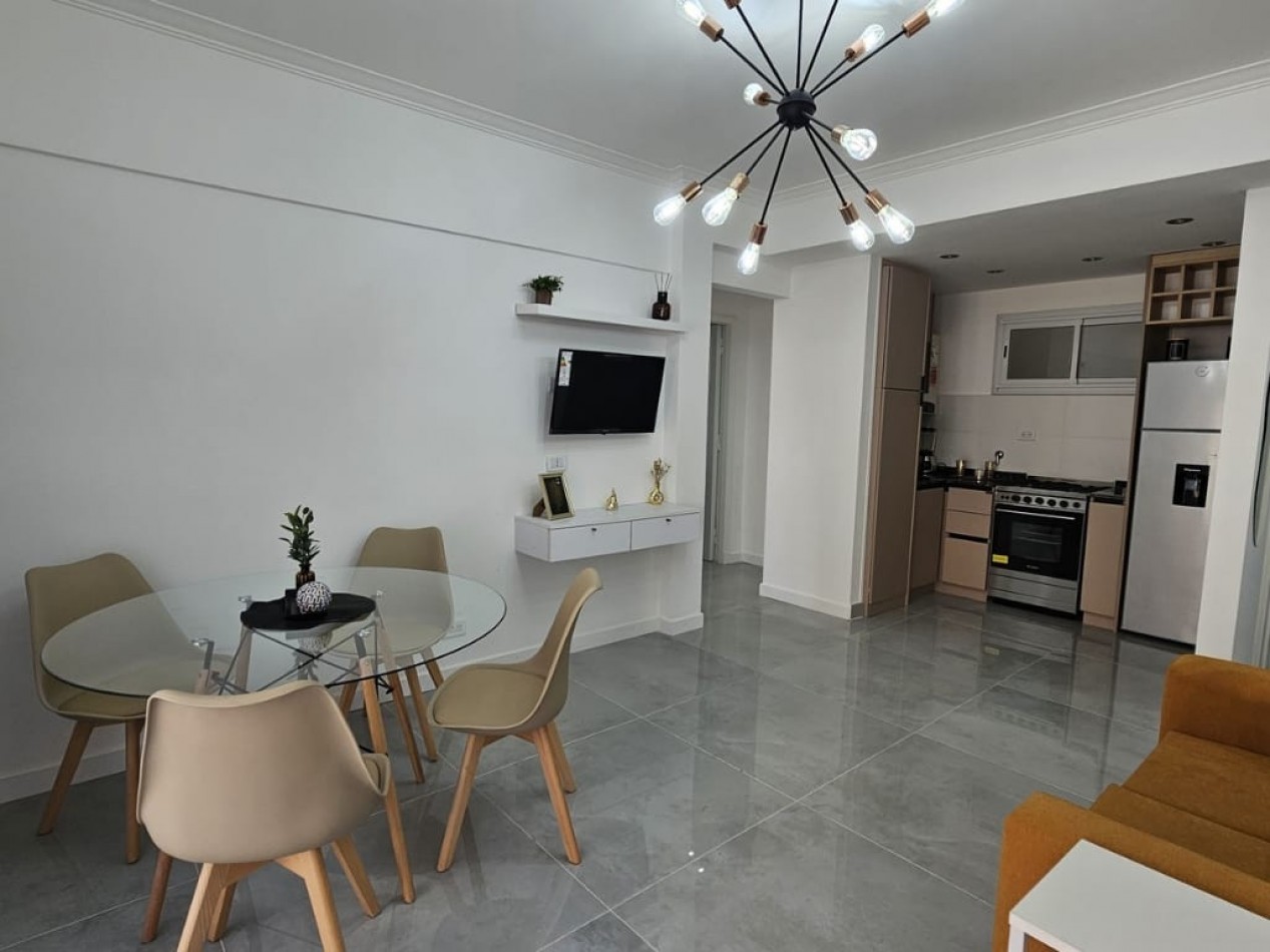 DEPARTAMENTO 3 AMBIENTES AL FRENTE CON BALCON SALIENTE EN PLAZA MITRE