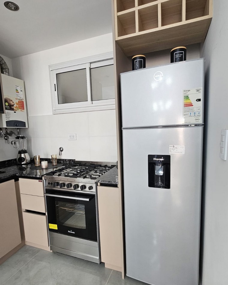 DEPARTAMENTO 3 AMBIENTES AL FRENTE CON BALCON SALIENTE EN PLAZA MITRE