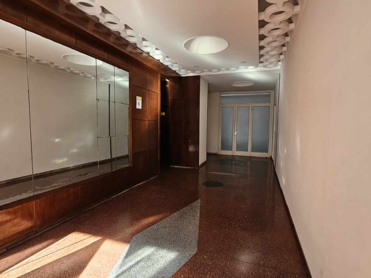 DEPARTAMENTO 3 AMBIENTES AL FRENTE CON BALCON SALIENTE EN PLAZA MITRE