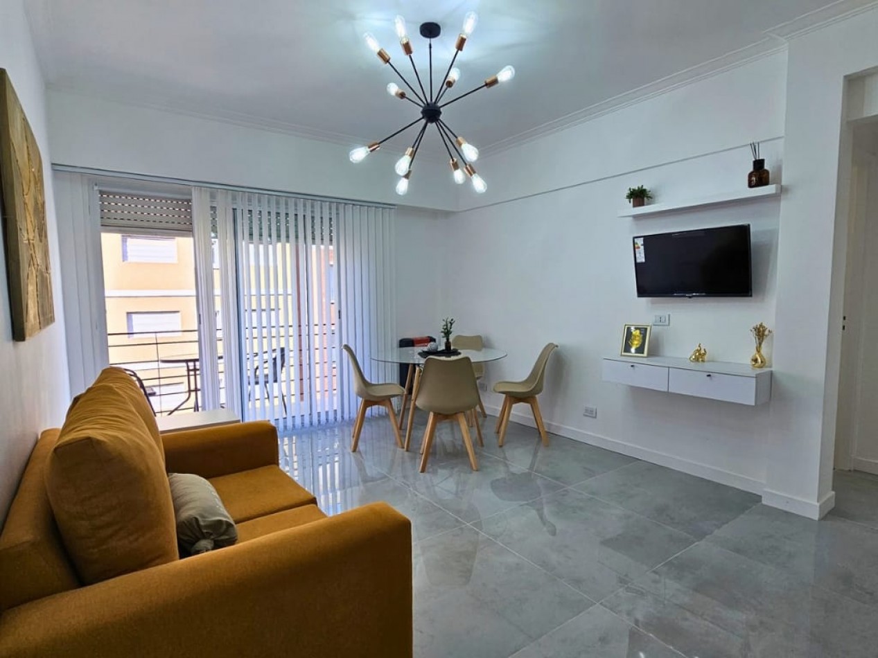 DEPARTAMENTO 3 AMBIENTES AL FRENTE CON BALCON SALIENTE EN PLAZA MITRE